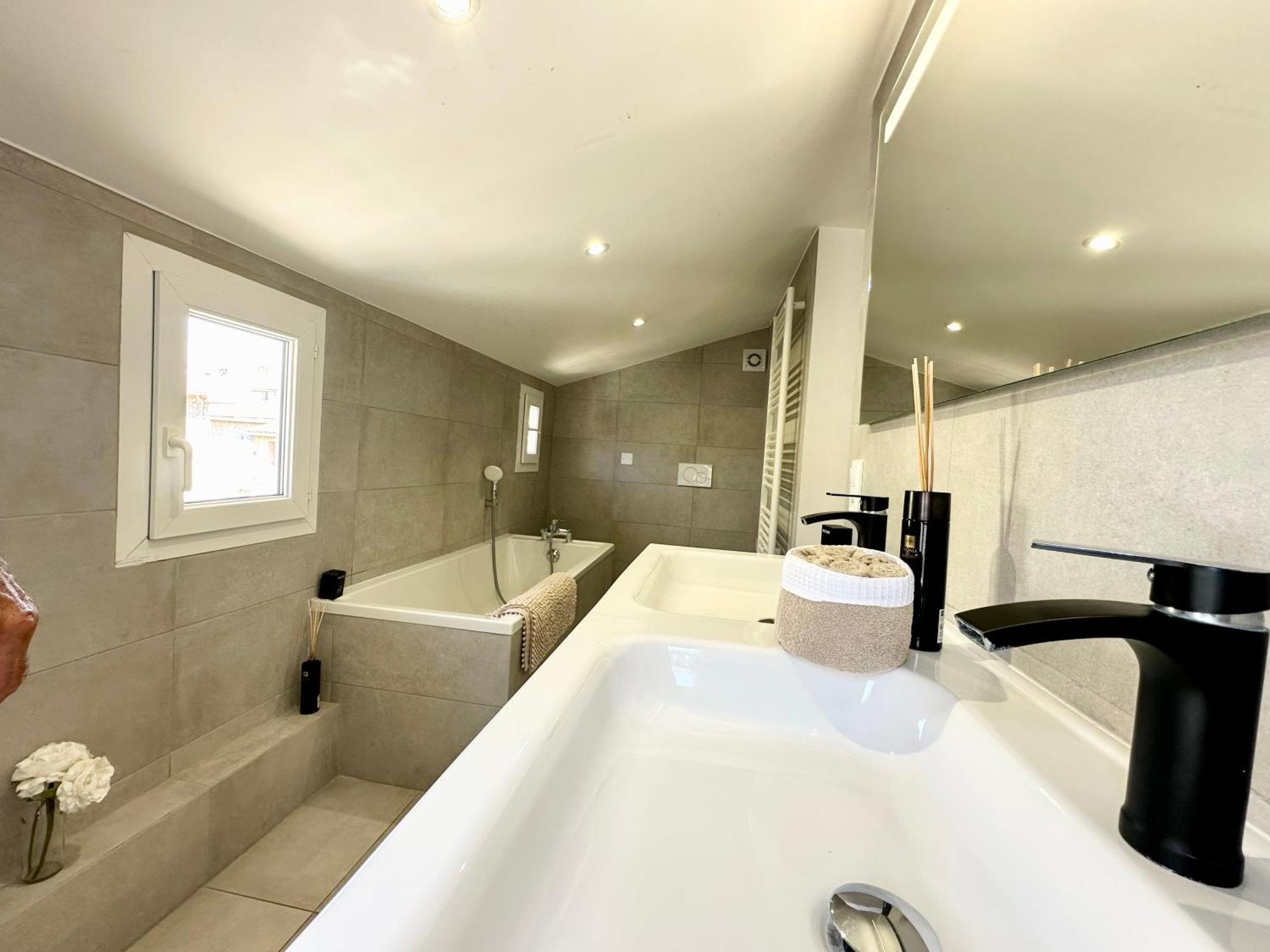 Gorgeous Brand New 2 Bedrooms 앙티브 외부 사진