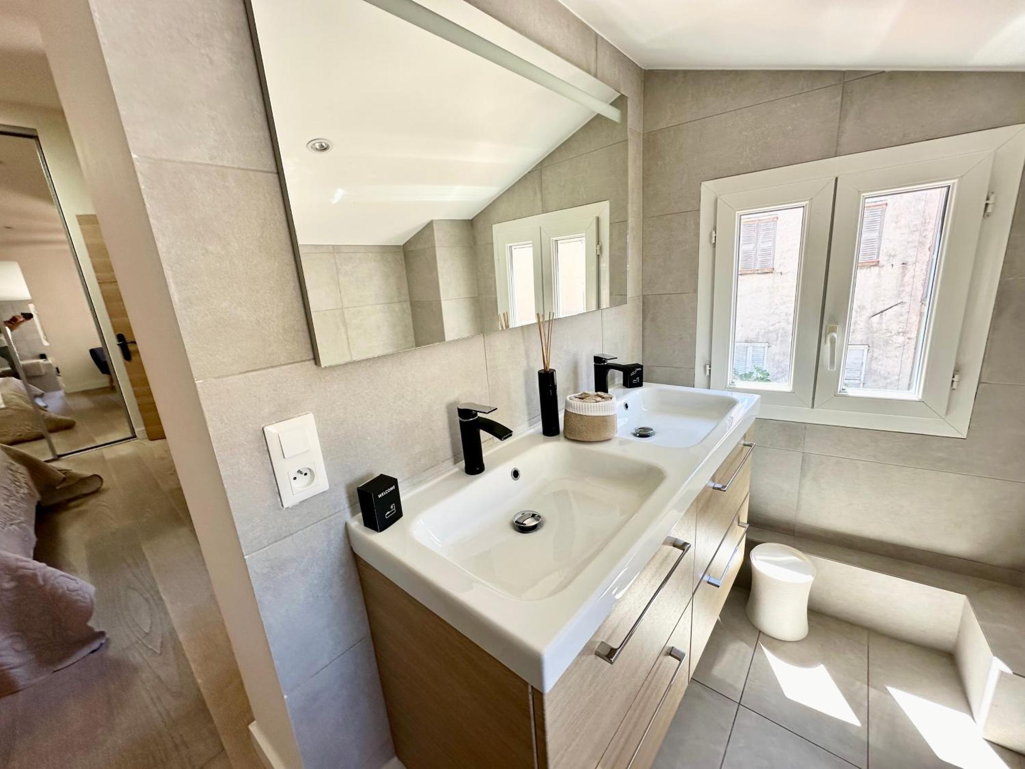 Gorgeous Brand New 2 Bedrooms 앙티브 외부 사진